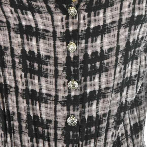 Mono B Shorts Romper With Buttons - Picture 5 of 6